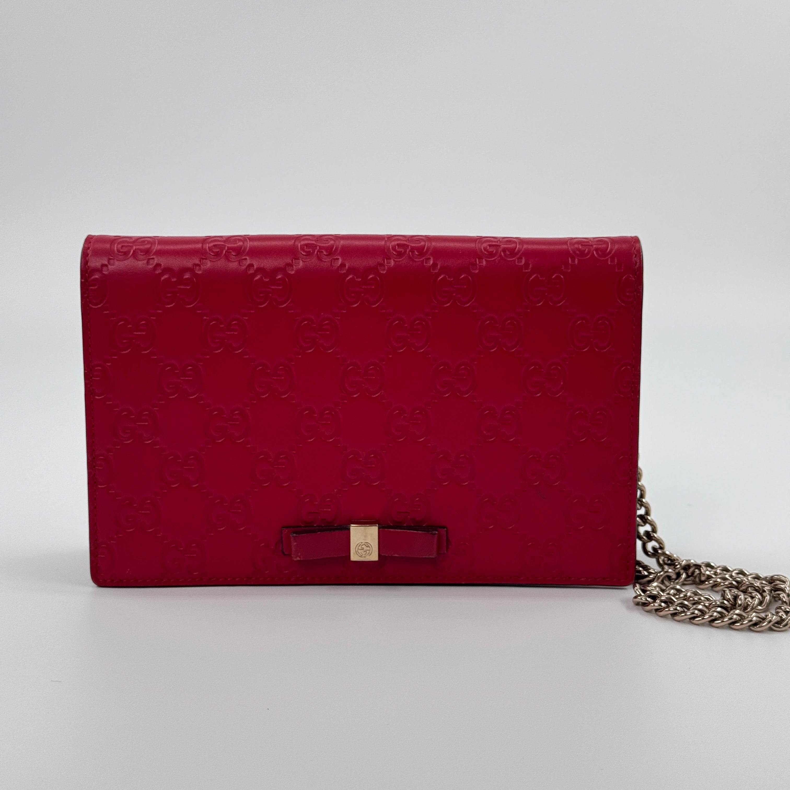 Pre‑owned Gucci Guccissima Red Leather Bow Detail WOC Chain Crossbody Wallet On Chain