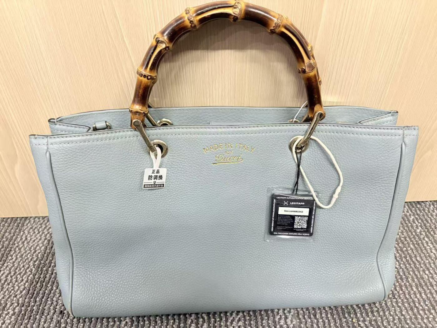 Pre‑owned Gucci Bamboo Handle Light Blue Pebbled Leather Tote Handbag