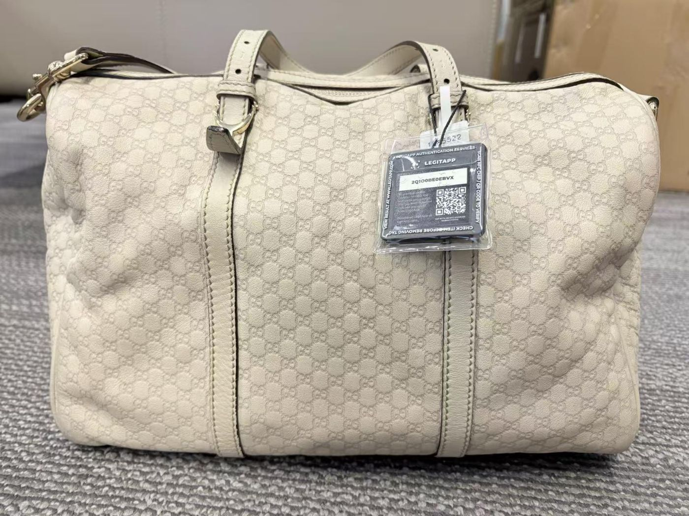 Pre‑owned Gucci Guccissima Off‑White Embossed Leather Boston Handbag