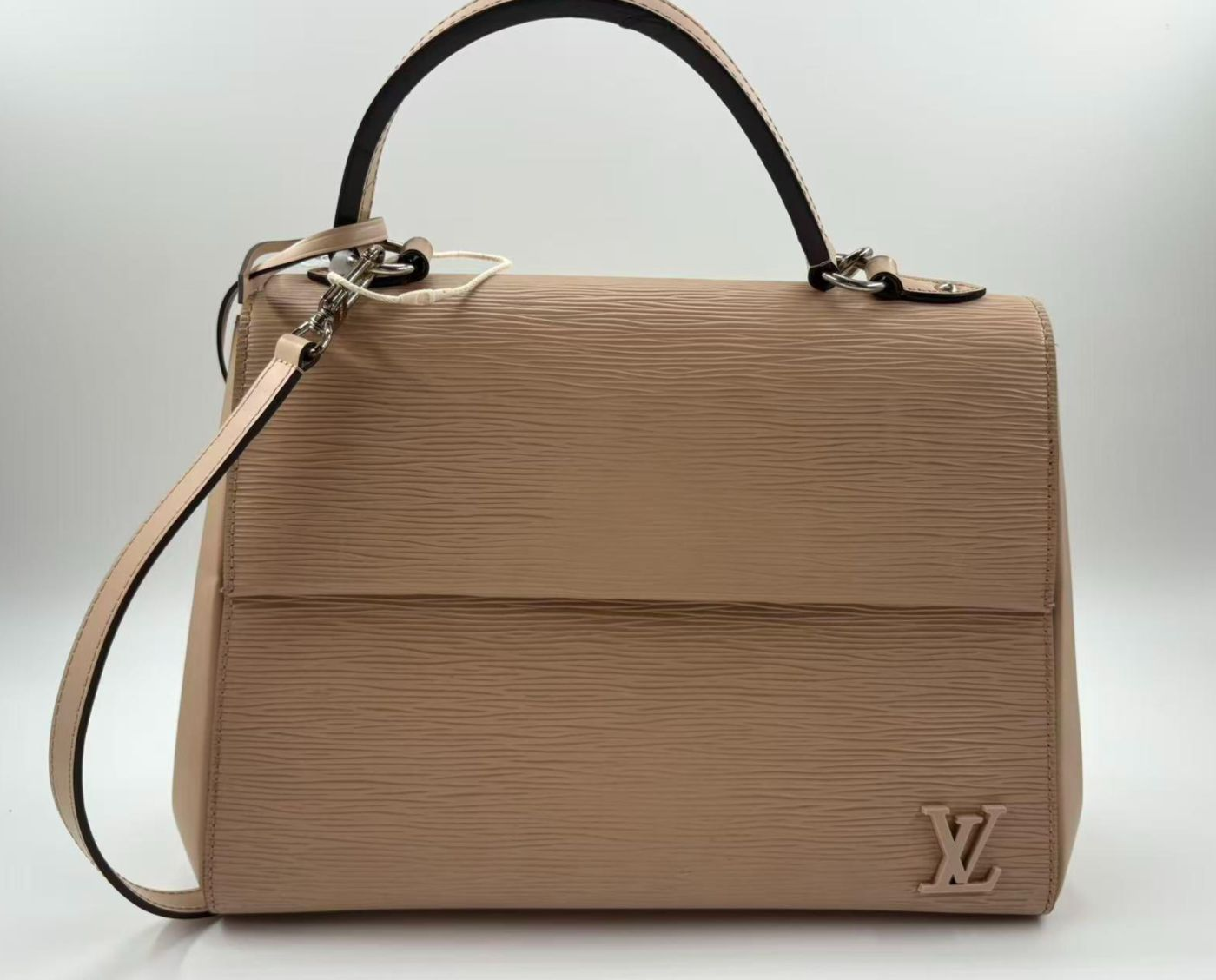 Louis Vuitton Cluny MM Epi Leather
